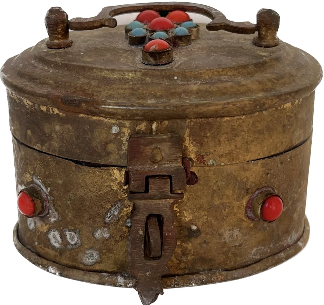 Vanity brass Tin box with bead details: brass vanity Tin box with red and blue beaded details. Size 3.25 in W x 2 in H.