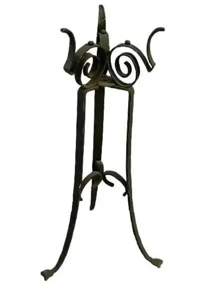 A metal tripod flower pot stand (1 of 10)