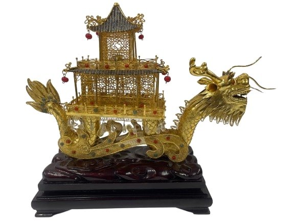 Asian Dragon gilt metal hand wire mesh sculpture: Asian Dragon gilt metal hand wire mesh sculpture measuring 11 inches tall by 14 inches long x 4.5 inches thick. A highly detailed hand made dragon with cloisonne highlights and gold colored wire mesh 