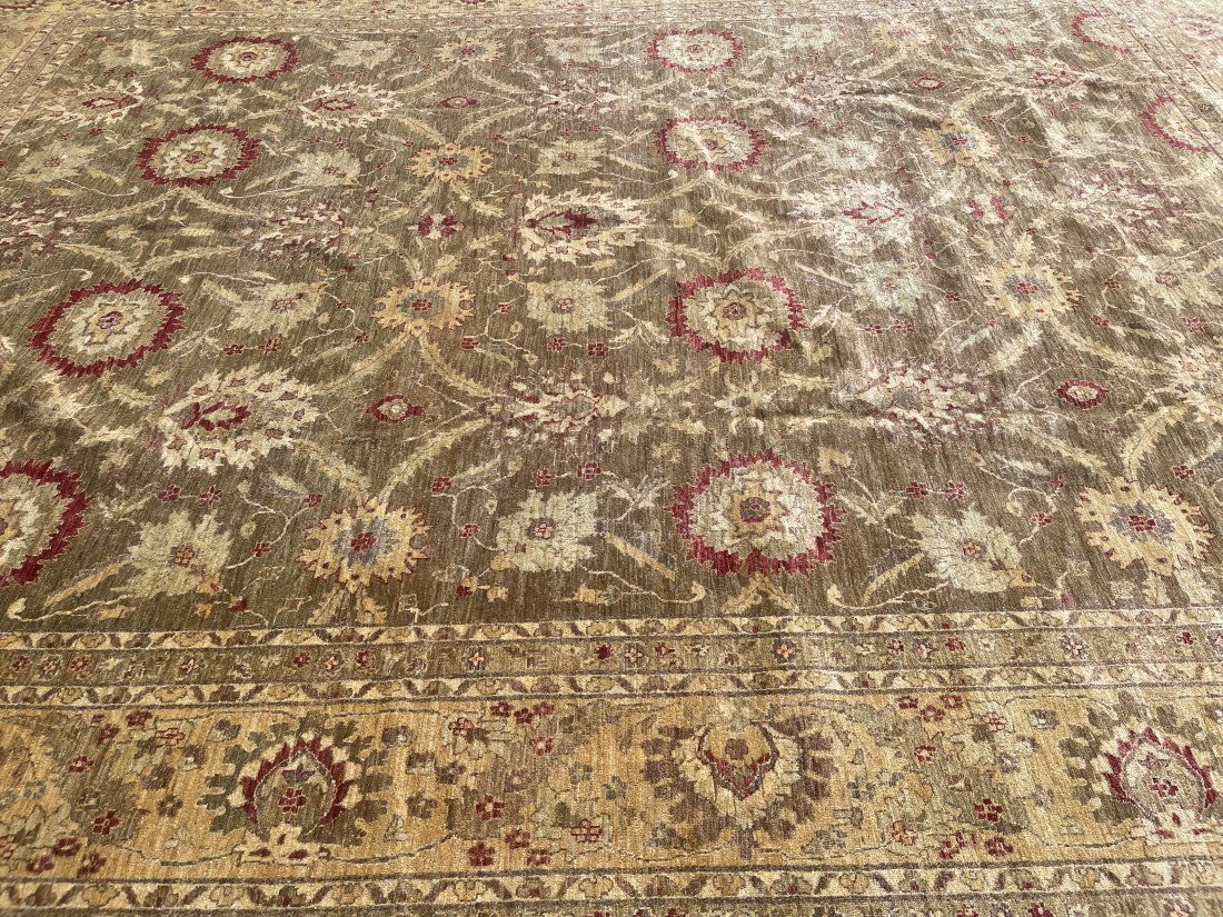 A Pakistan Sultanabad palace size handwoven rug (1 of 17)