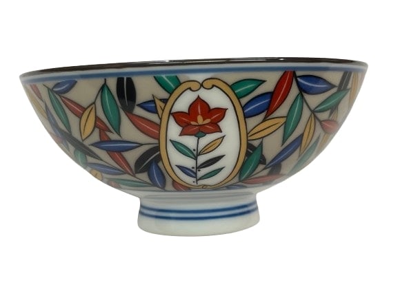 A Japanese Asian Imari porcelain bowl: A Japanese Asian Imari porcelain bowl measuring 4 1/2 inches in diameter.