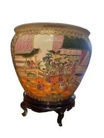 A Large Chinese Fish Bowl planter famile rose medallion