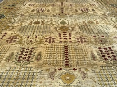 A Massive oversize Hand Woven Pakistan Tabriz wool rug 14.5 by 22.6