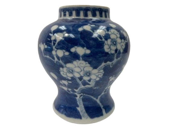 A Chinese blue & white porcelain vase: A Chinese blue & white porcelain vase measuring about 6 inches tall.