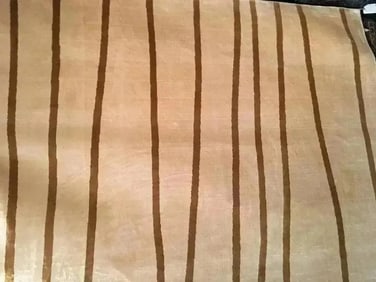 A Machine made Contemporary rug