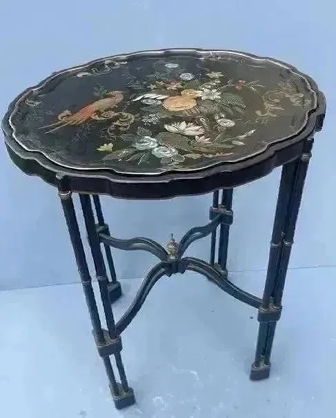 Antique English Regency Hand Painted Tray Tea Table: Antique English Regency Hand Painted Tray Tea Table. Skillfully hand painted & Signed by the artist : J. Justice. The table measures 25 inches tall and the top of the table measures :19” 3/8 inc
