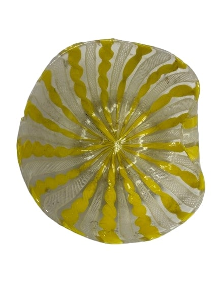 Small Art blown Glass Bowl 5 inches in diameter (1 of 7)