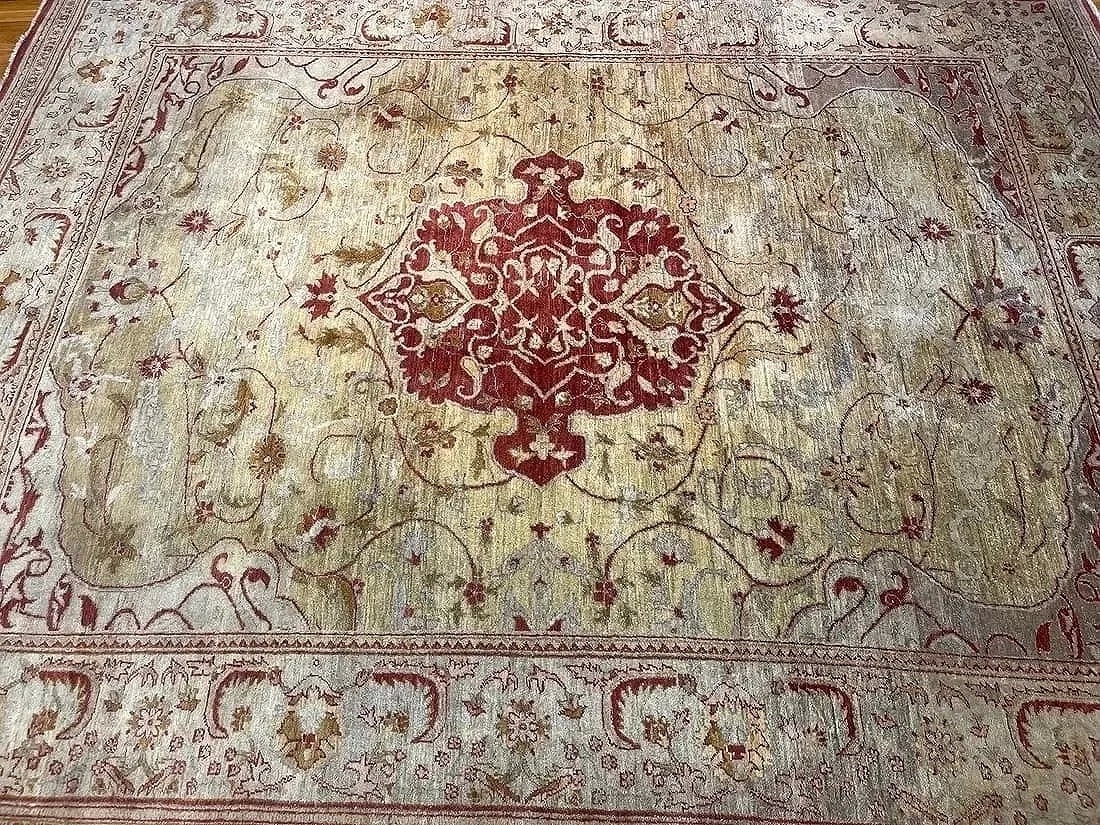 A Pakistan Sultanabad Handwoven Chobi wool rug (1 of 12)