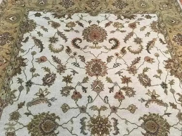 Hand woven Indian Agra rug