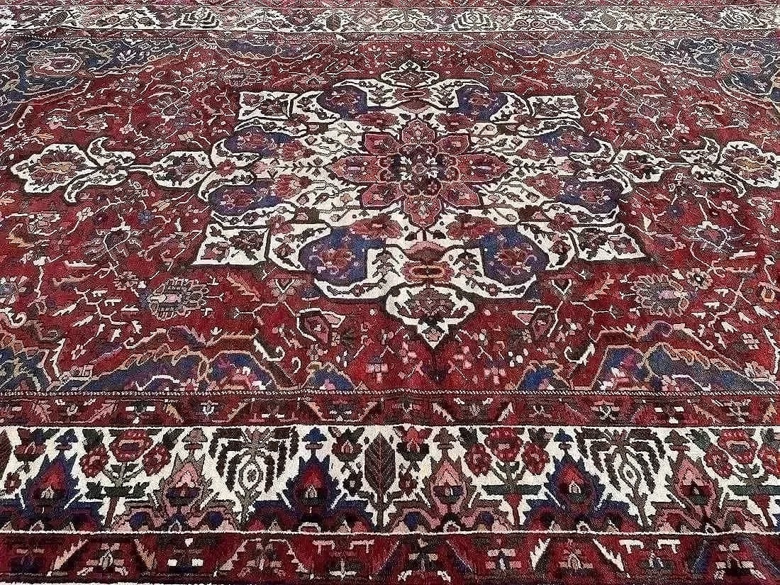 Antique Large Persian Bakhtiari hand woven Oriental rug (1 of 20)