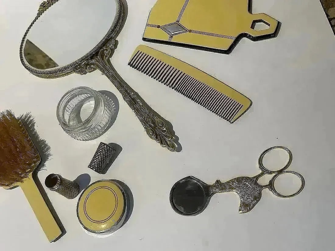 Vintage Vanity set items - 13