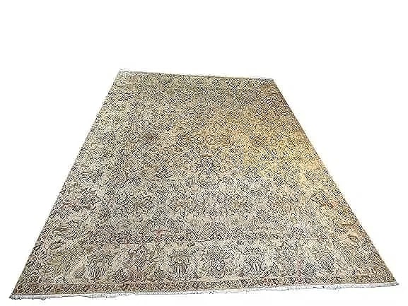 An Indian Ushak Agra large room size rug (1 of 10)