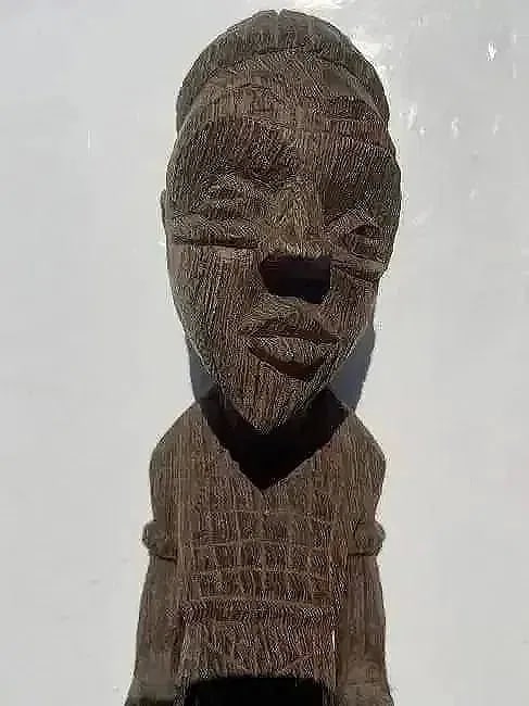 Pair of African Wood carving statues - 2