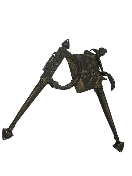 Antique Bronze Adkitta Sarota Betel nut cutter razor: Antique Bronze Adkitta or Sarota razor Betel nut cutter six inches tall , open measures 9 1/2 inches wide. Also known as Sarota cutters which are scissor like tools which been made & used in
