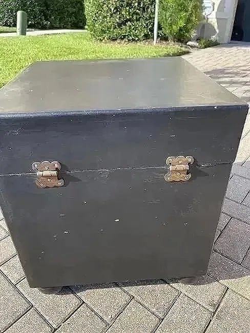 A square blanket chest trunk - 4