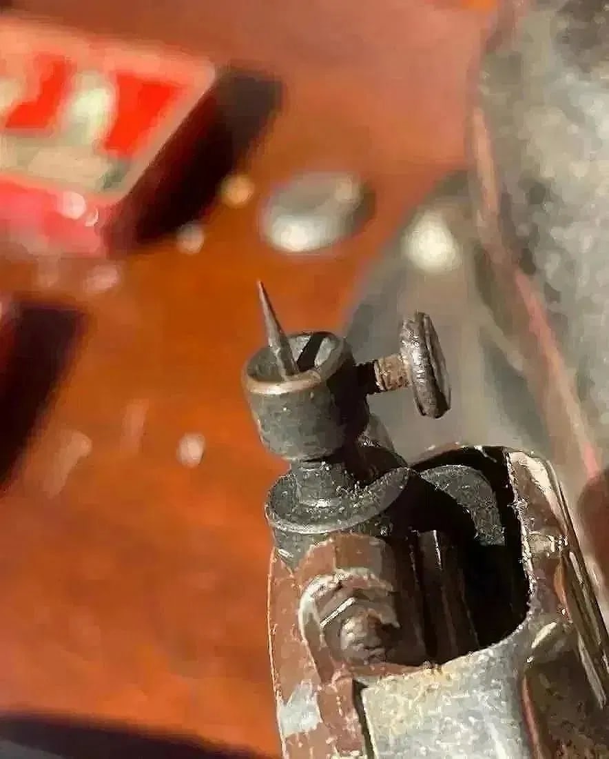 Victor Victrola Gramophone Record Player in Cabinet - 3