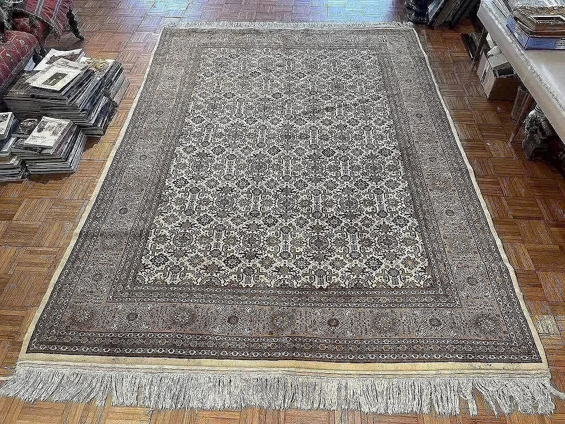 A Persian Tabriz rug - 2