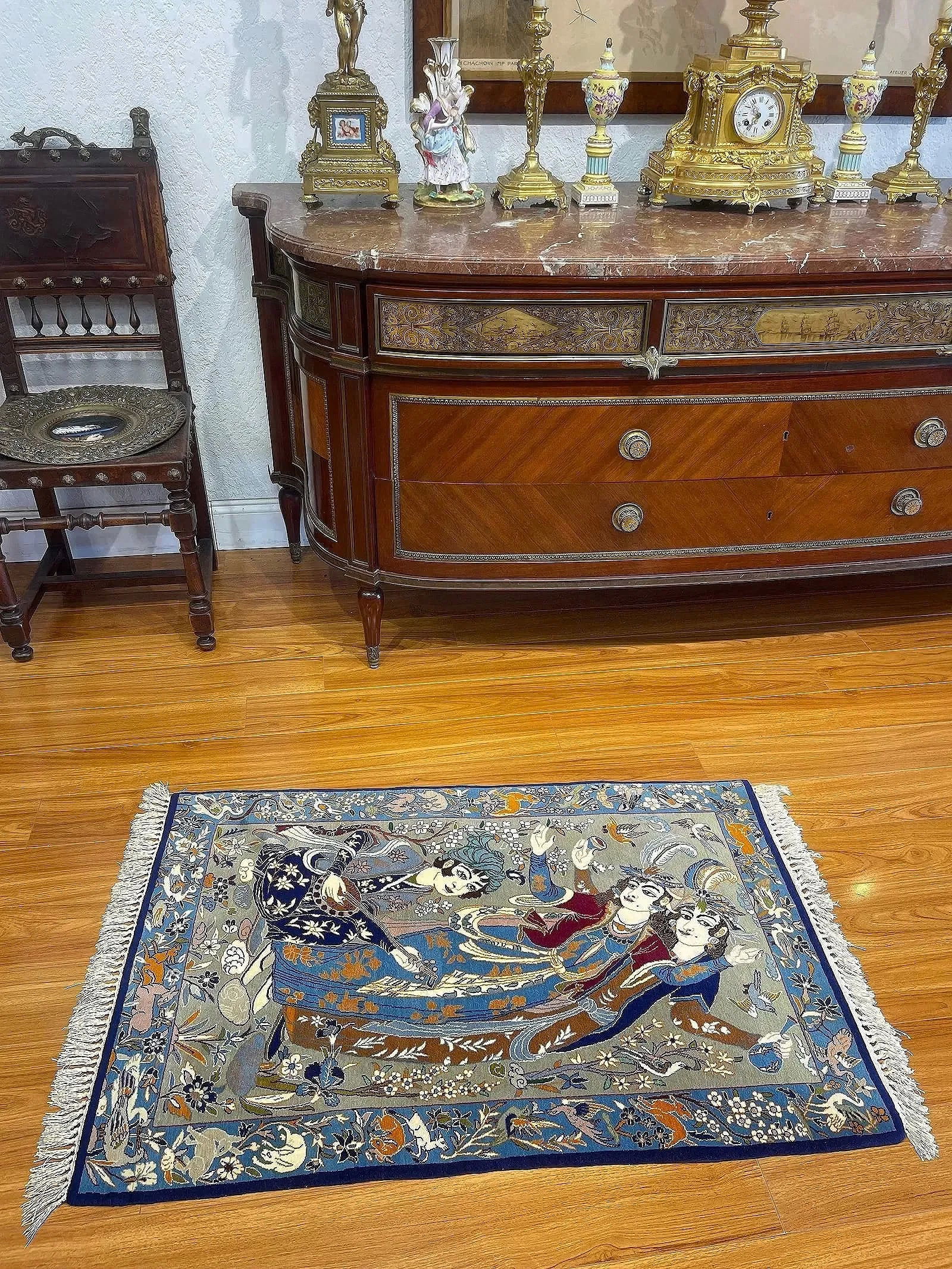 A Persian Isfahan Silk & Wool Pictorial hand woven rug - 4