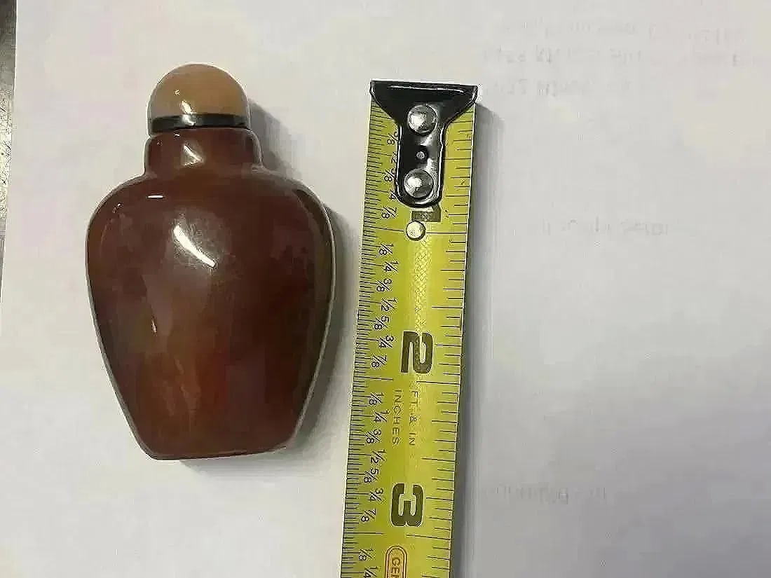 A Chinese snuff bottle - 7