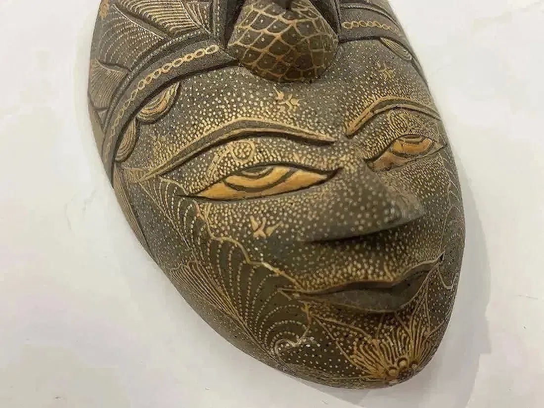A hand carved Java Batik wooden mask - 7