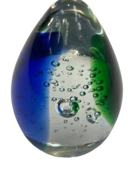 Italian art Glass oval Paperweight with controlled bubble (1 of 11)