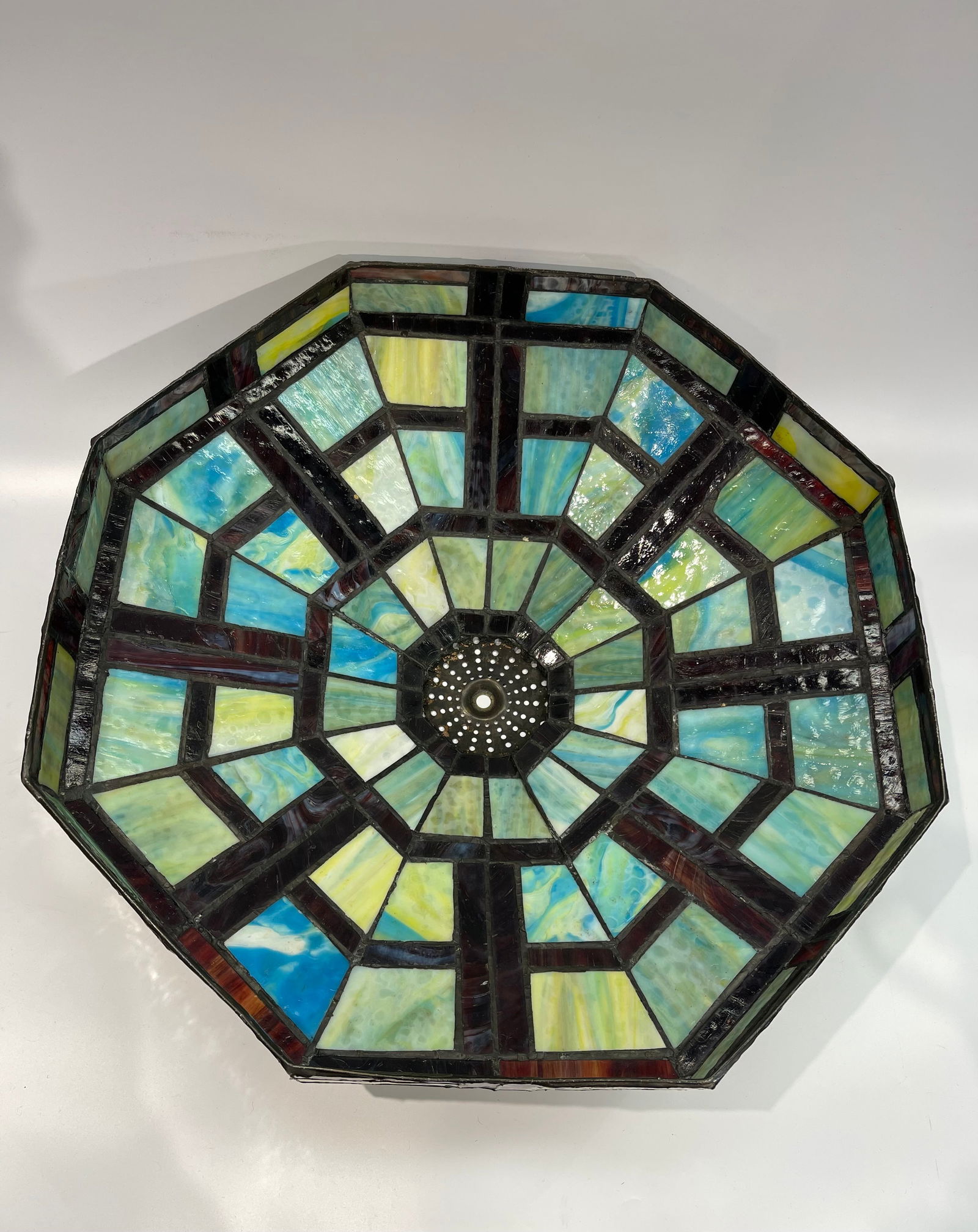 A Frank Lloyd Wright style single column lamp - 11