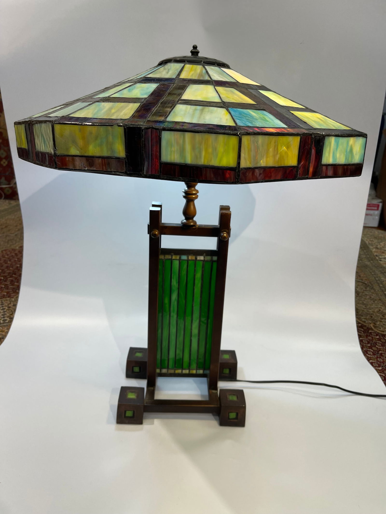 A Frank Lloyd Wright style single column lamp - 17