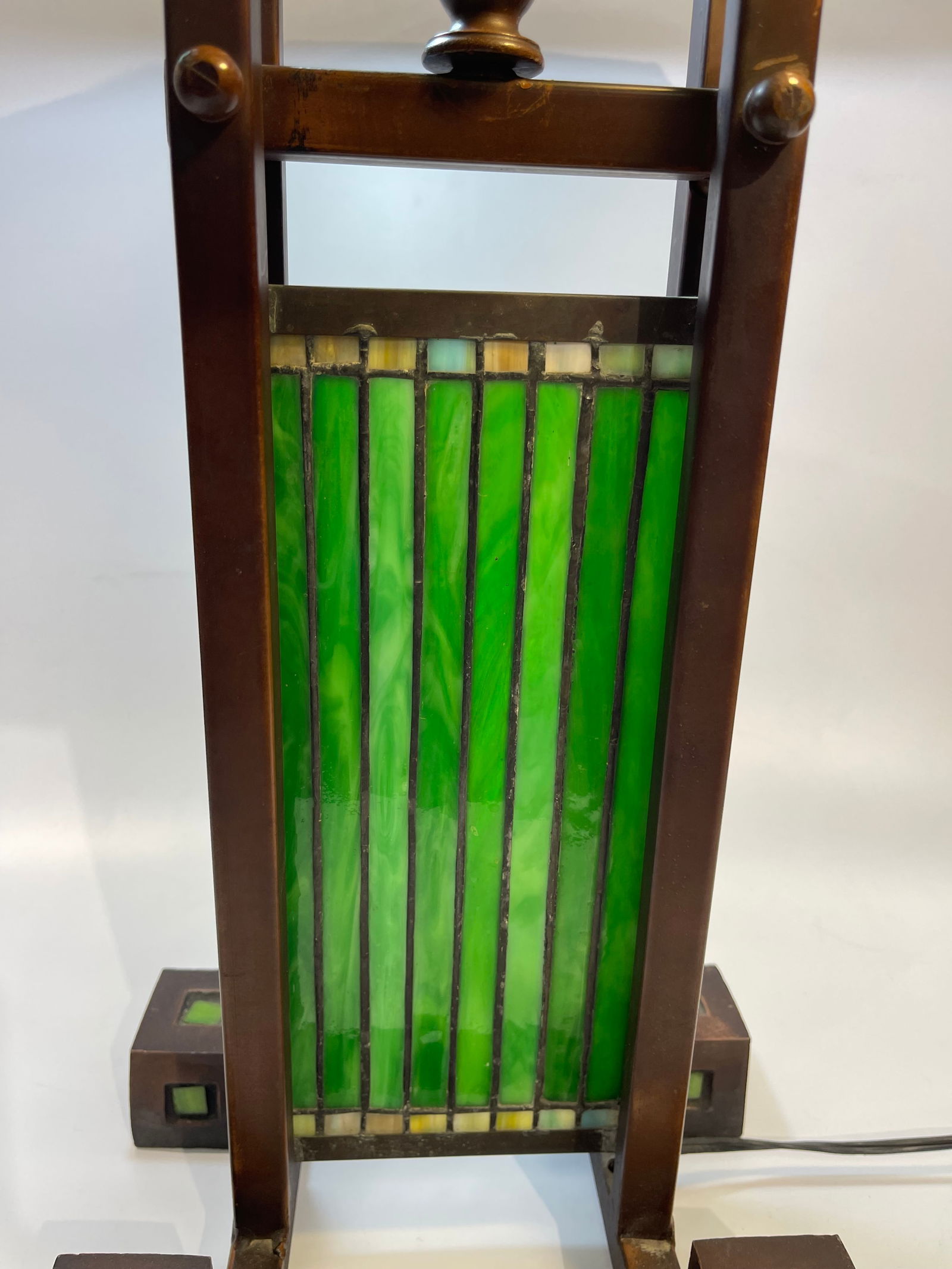 A Frank Lloyd Wright style single column lamp - 3