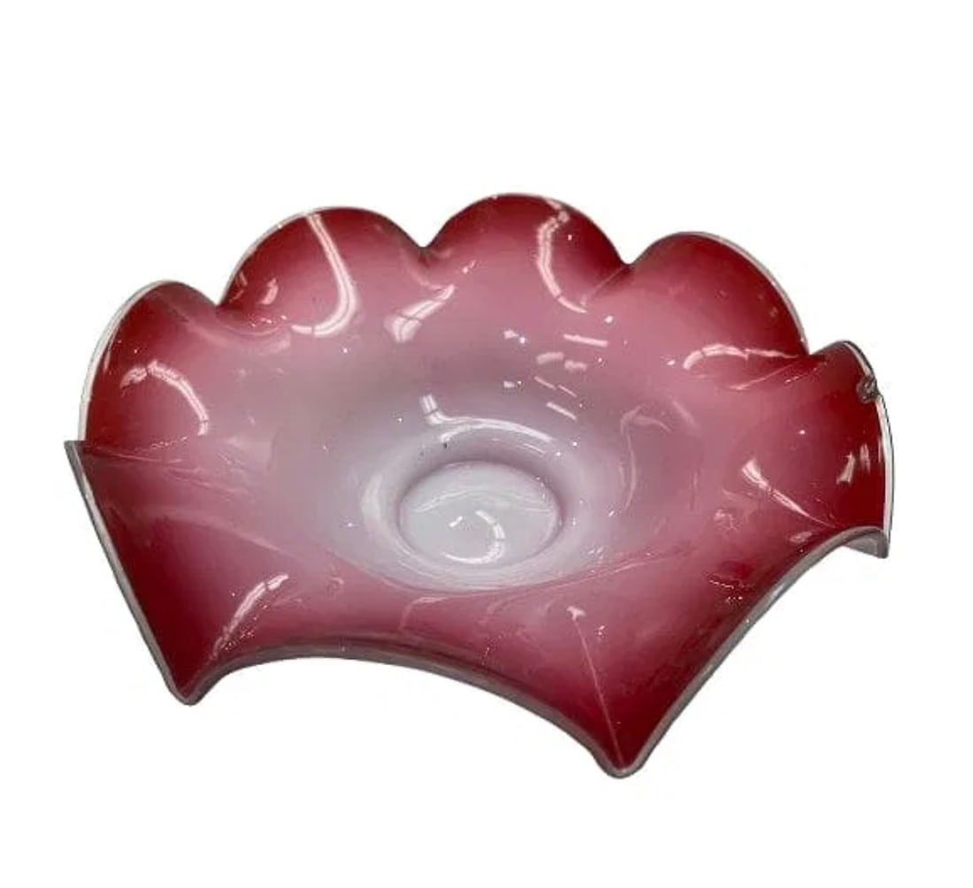 Victorian Fenton Bridal Basket white & red Ruffled Art Glass: Fenton Vintage red & white Opalescent Bowl with Crimped and Ruffled Edge, 10 Inches in diameter.Shipping, As courtesy for all of our buyers, this Item will be dropped off at the winter park UPS store