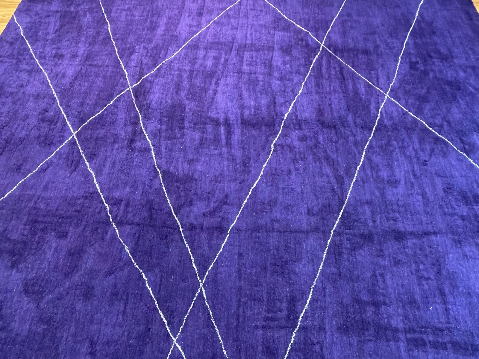 Indian contemporary Gabbeh design wool handwoven rug: Indian contemporary Gabbeh design wool handwoven rug measuring 9 feet wide by 12 feet 2 inches long.