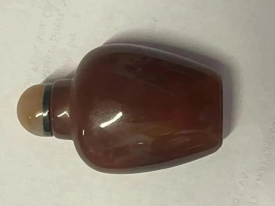 A Chinese snuff bottle - 9