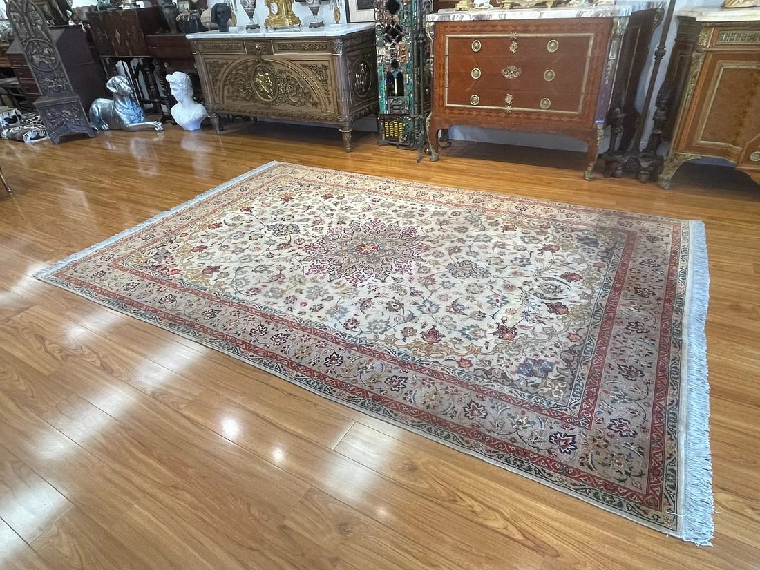 A Persian Tabriz rug - 2