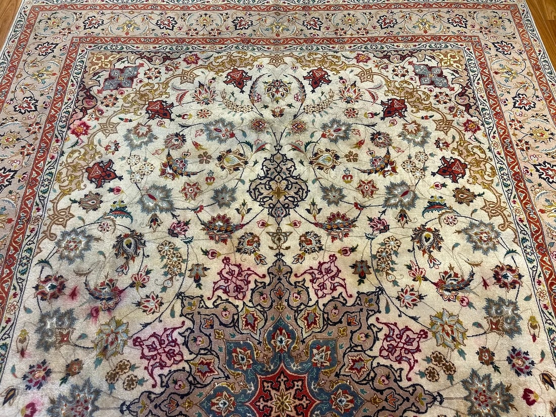 A Persian Tabriz rug - 4