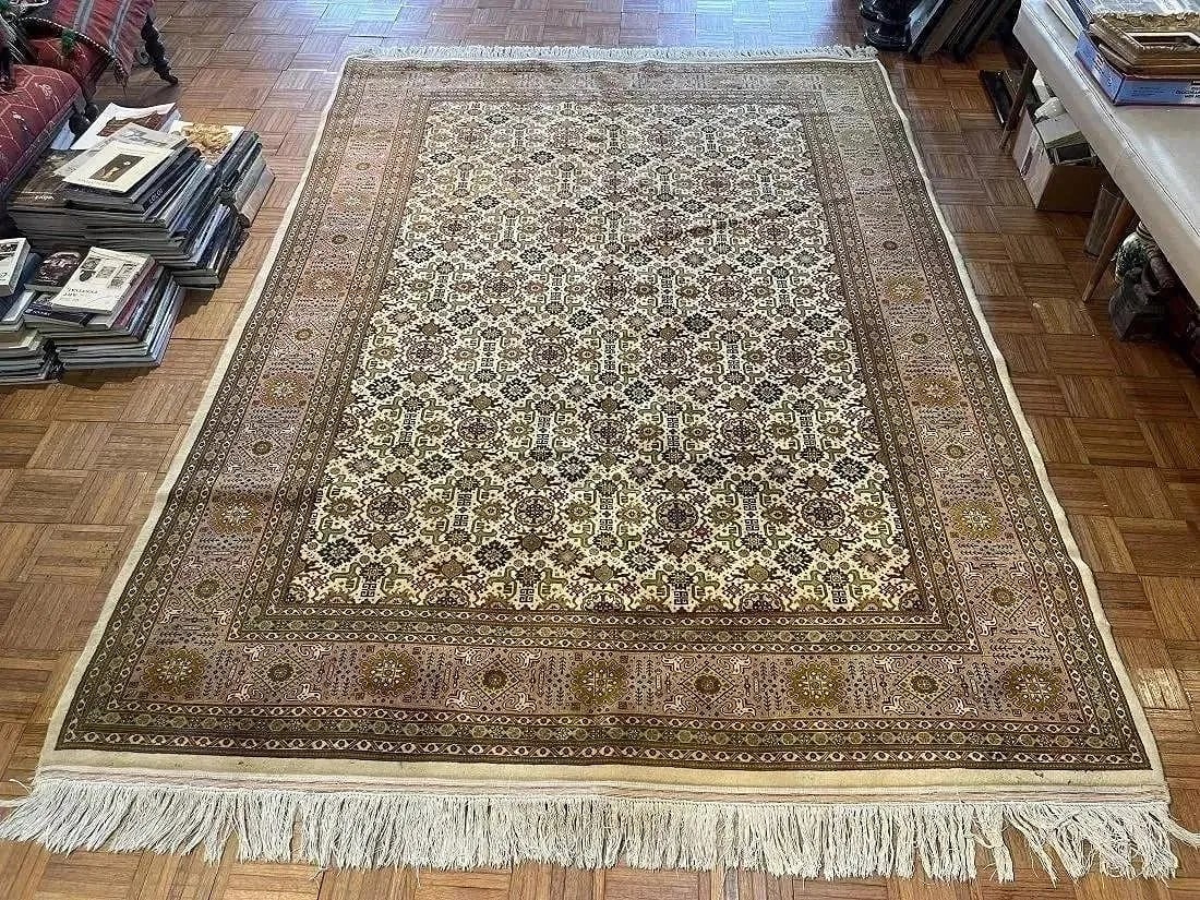 A Persian Tabriz rug - 2