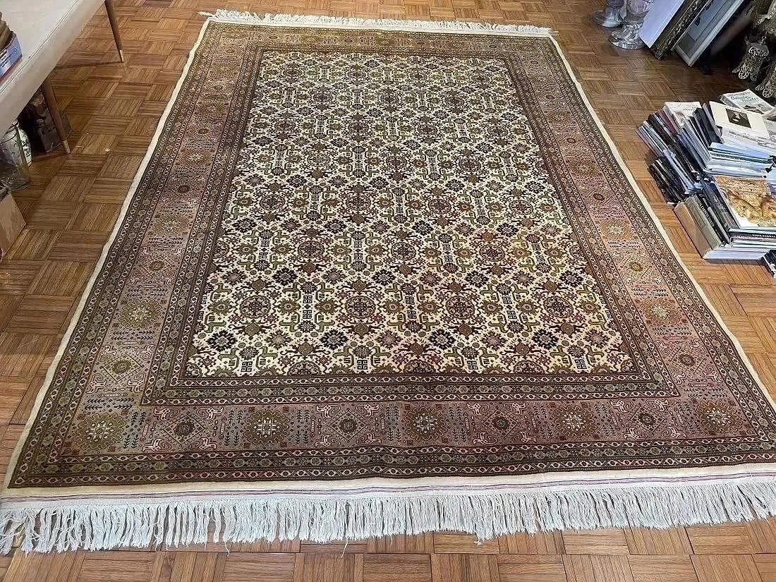 A Persian Tabriz rug - 7