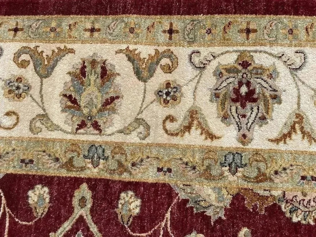 A handwoven room size oriental rug - 3