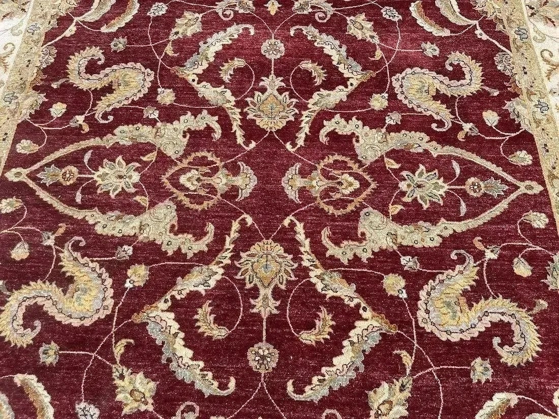 A handwoven room size oriental rug - 4