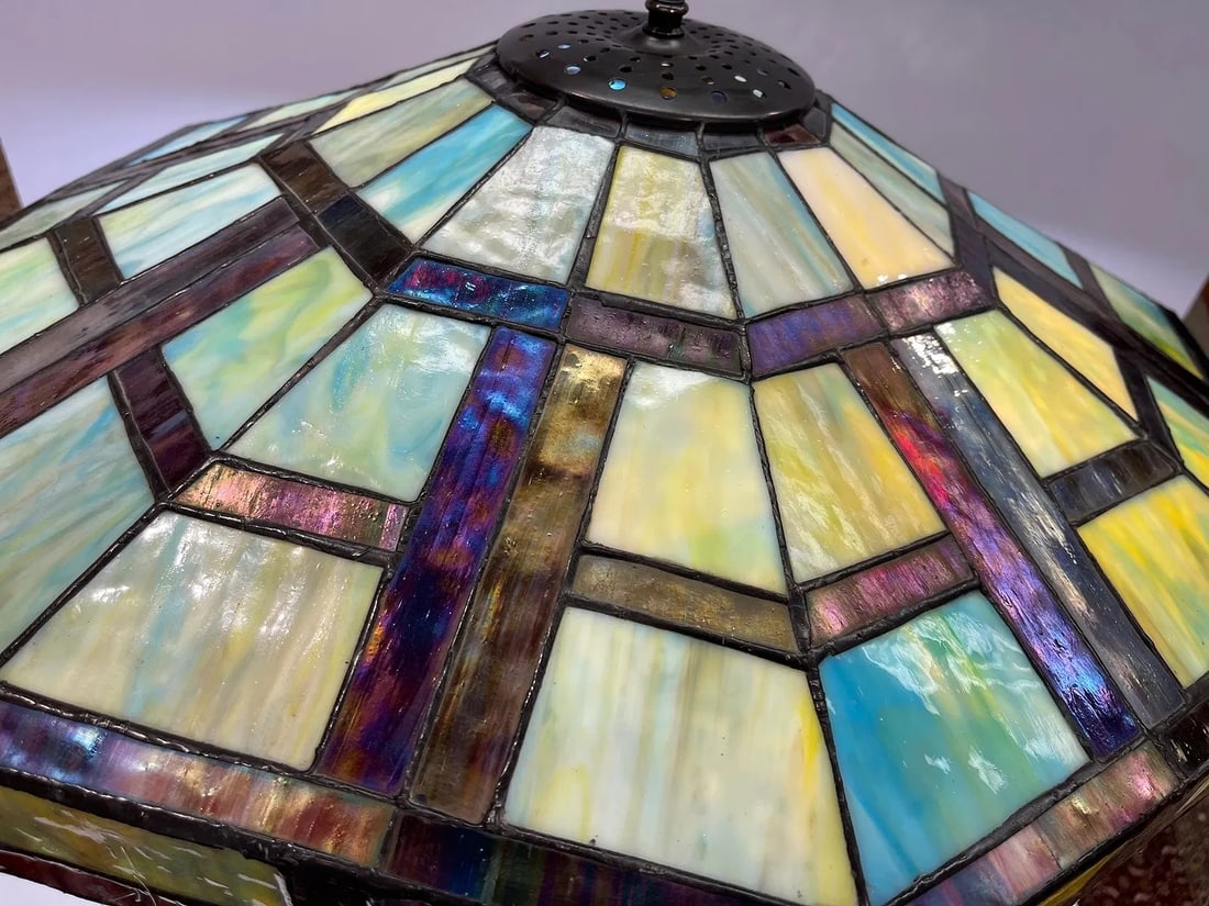 A Frank Lloyd Wright style single column lamp - 4