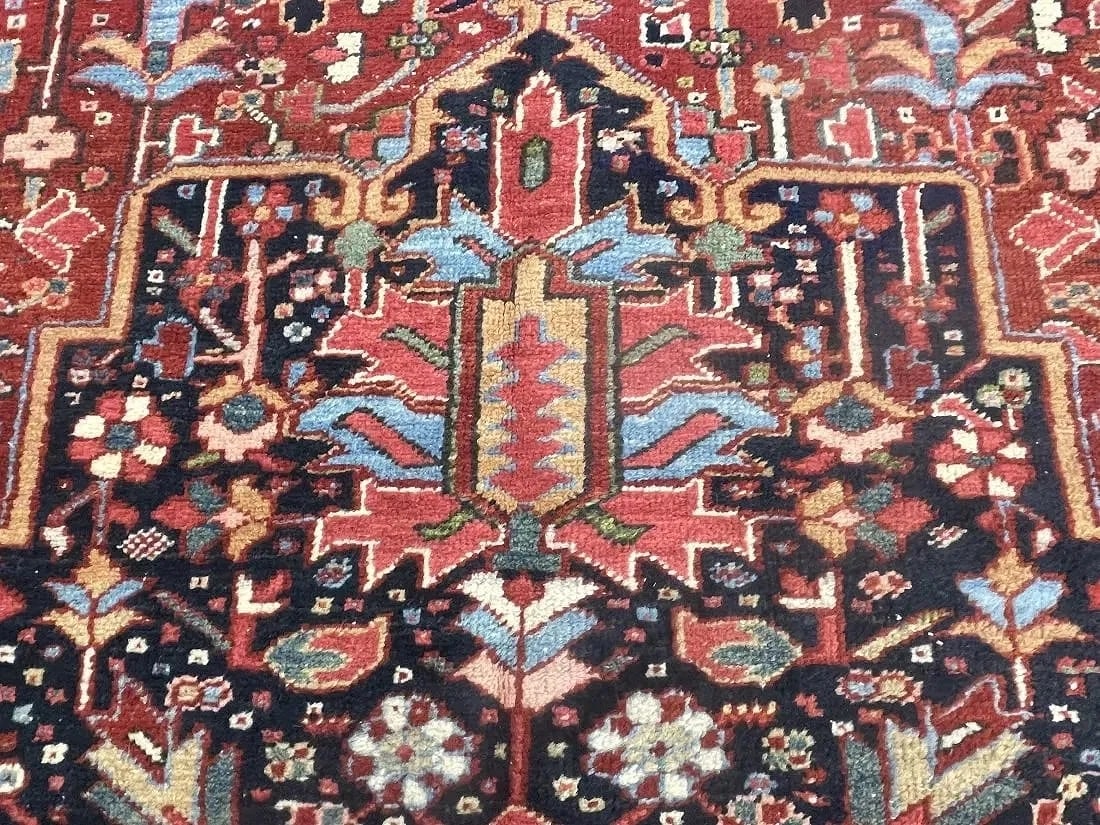Antique Persian Heriz handwoven rug - 4