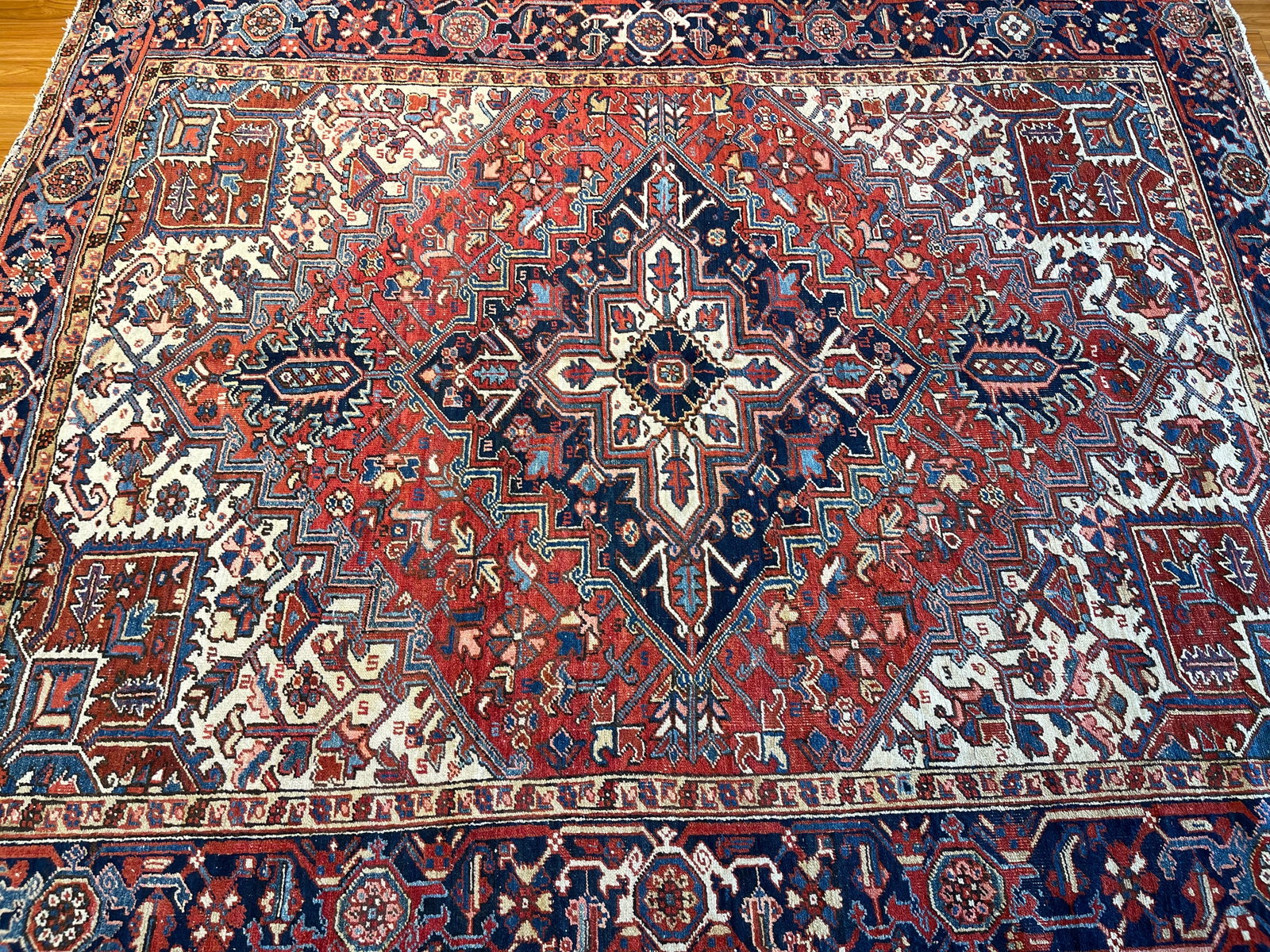 Antique Persian Heriz rug (1 of 17)