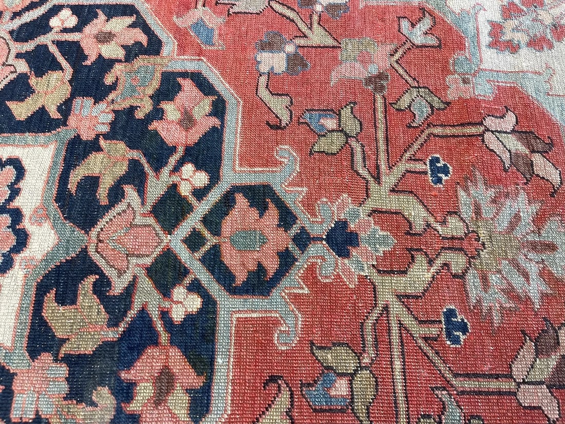 Antique Persian Serapi rug - 10