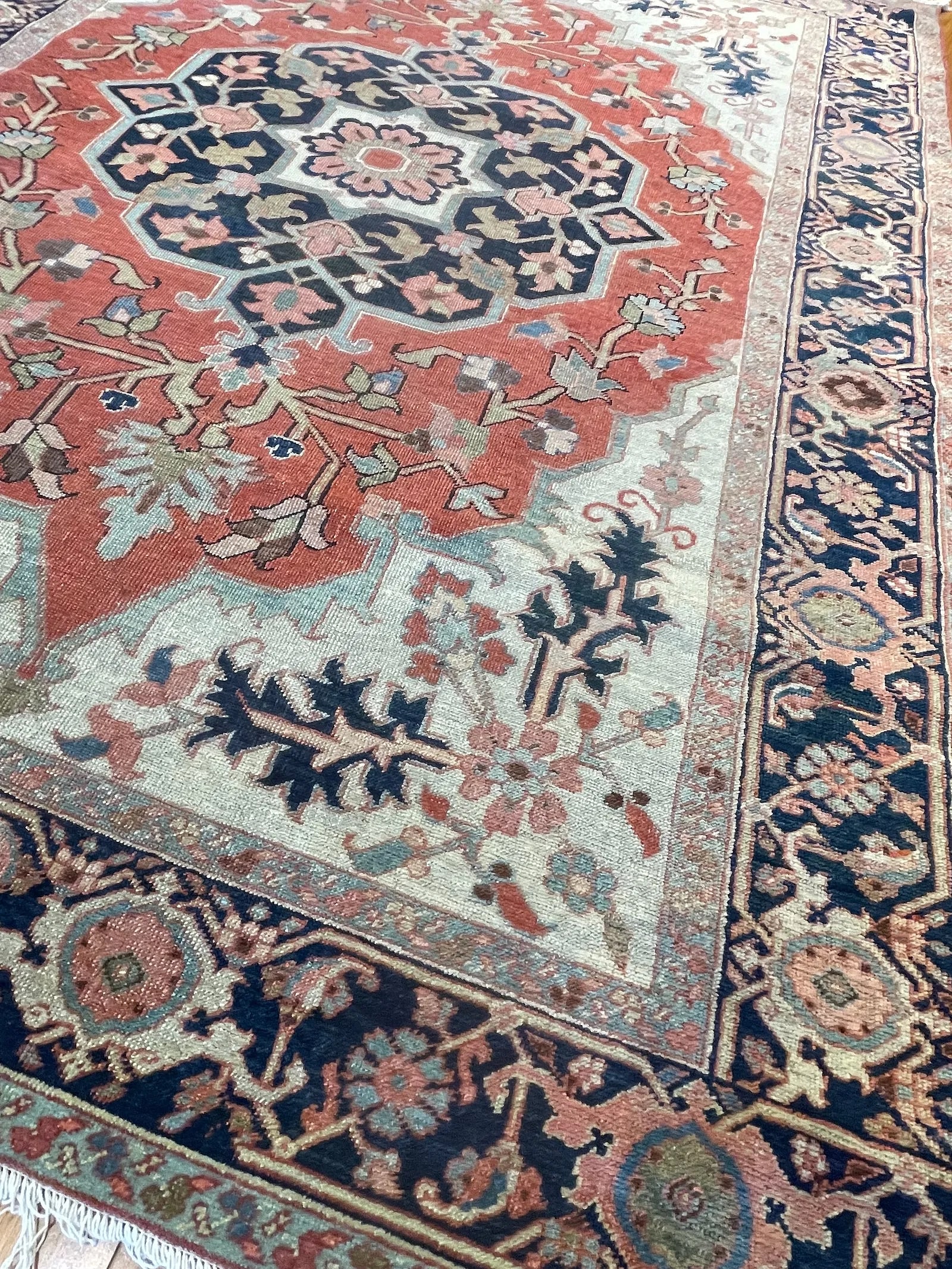 Antique Persian Serapi rug - 12