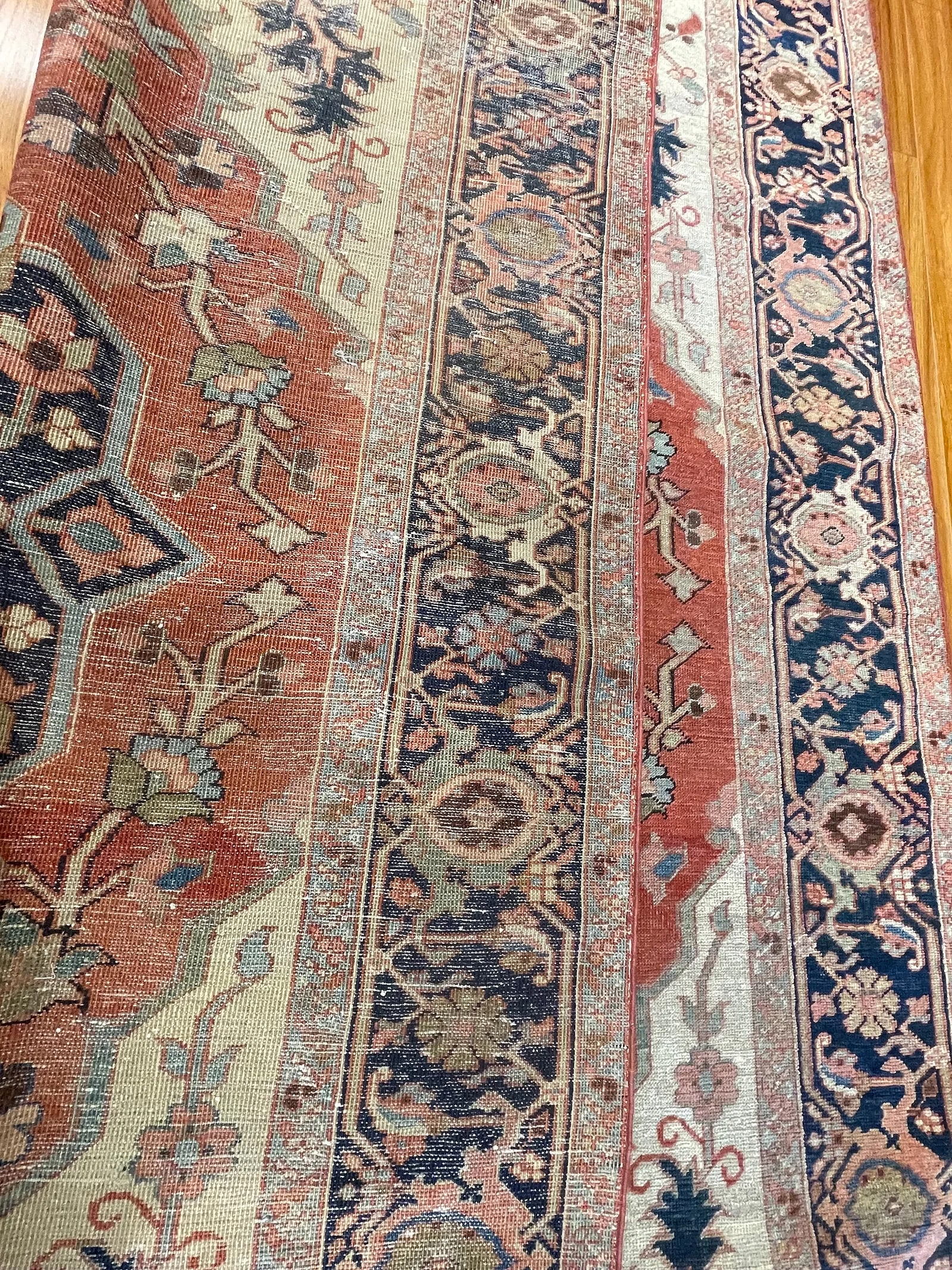 Antique Persian Serapi rug - 17