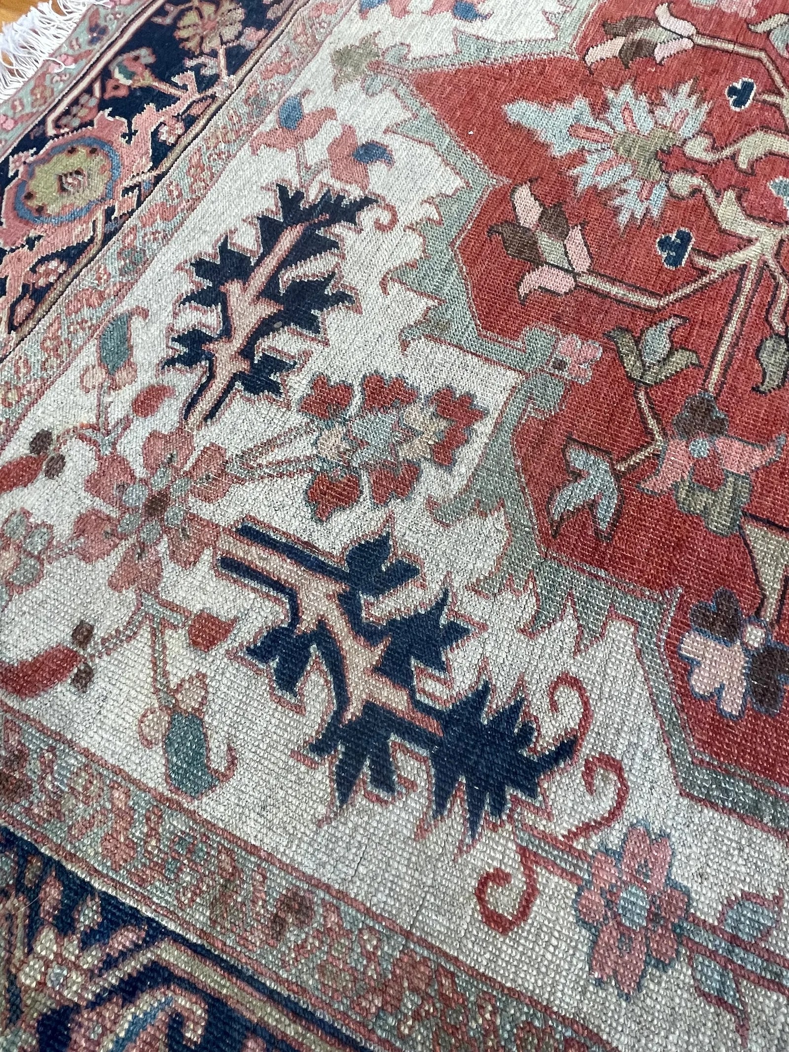 Antique Persian Serapi rug - 18