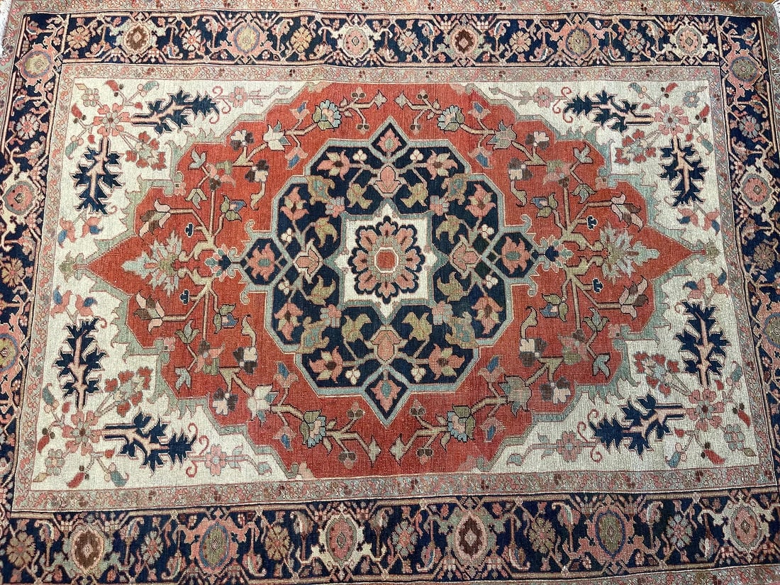 Antique Persian Serapi rug (1 of 20)