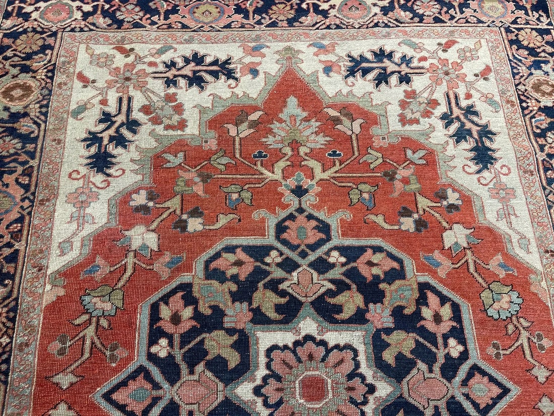 Antique Persian Serapi rug - 3