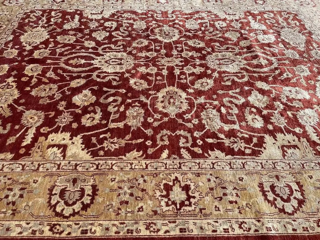 Large Handwoven Pakistan Chobi Mahal rug: A large Handwoven Pakistan Chobi Mahal rug measuring 10 feet wide by 13 feet 10 inches long. A high quality hand knotted rug made of natural dyes & pure wool.
