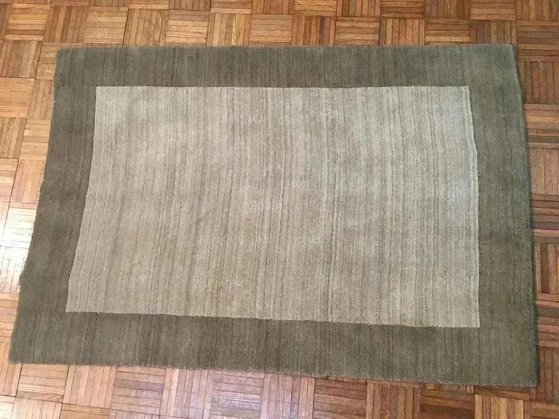 A Hand tufted contemporary Rug - 2