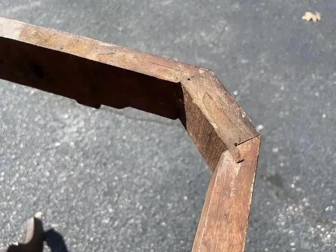 A Victorian Walnut Table with Marble Top - 9