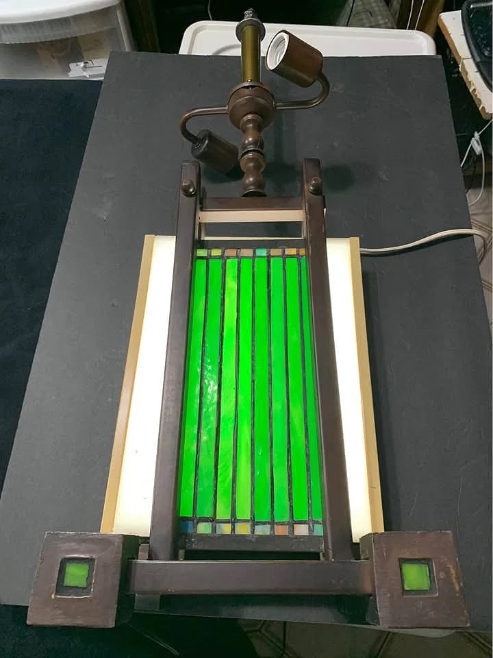 A Frank Lloyd Wright style single column lamp - 18